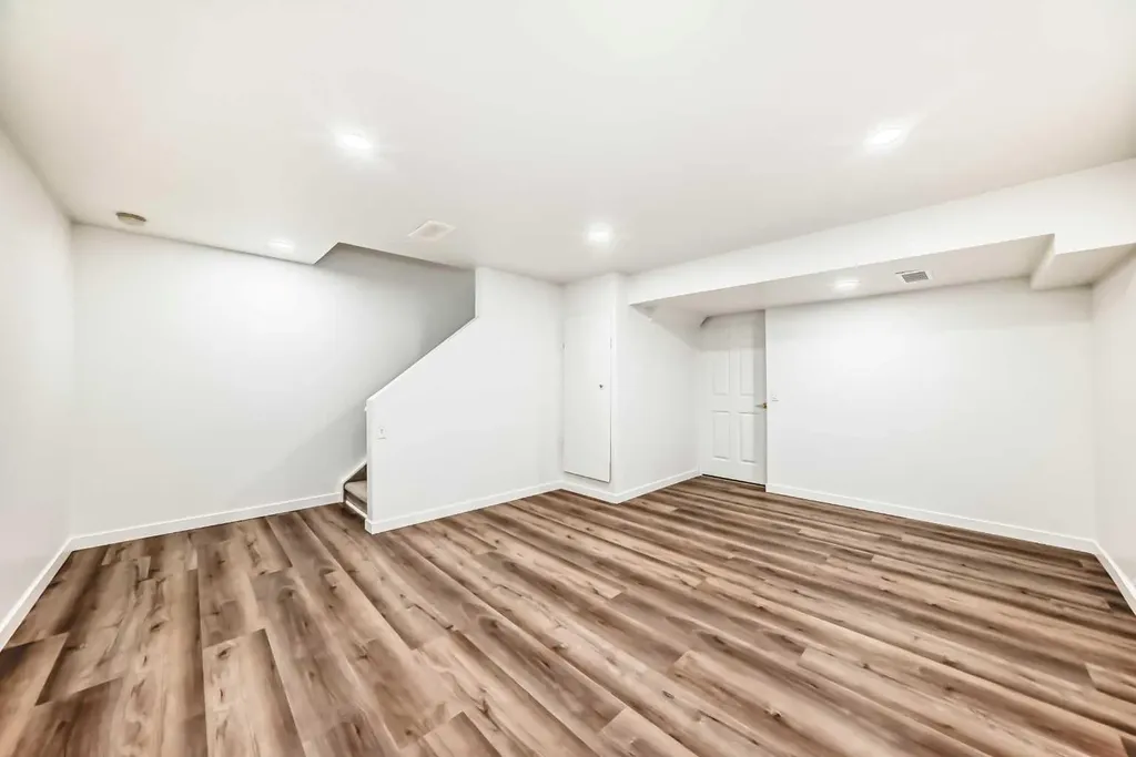 294 Elgin View SE Calgary AB T2Z 4N6