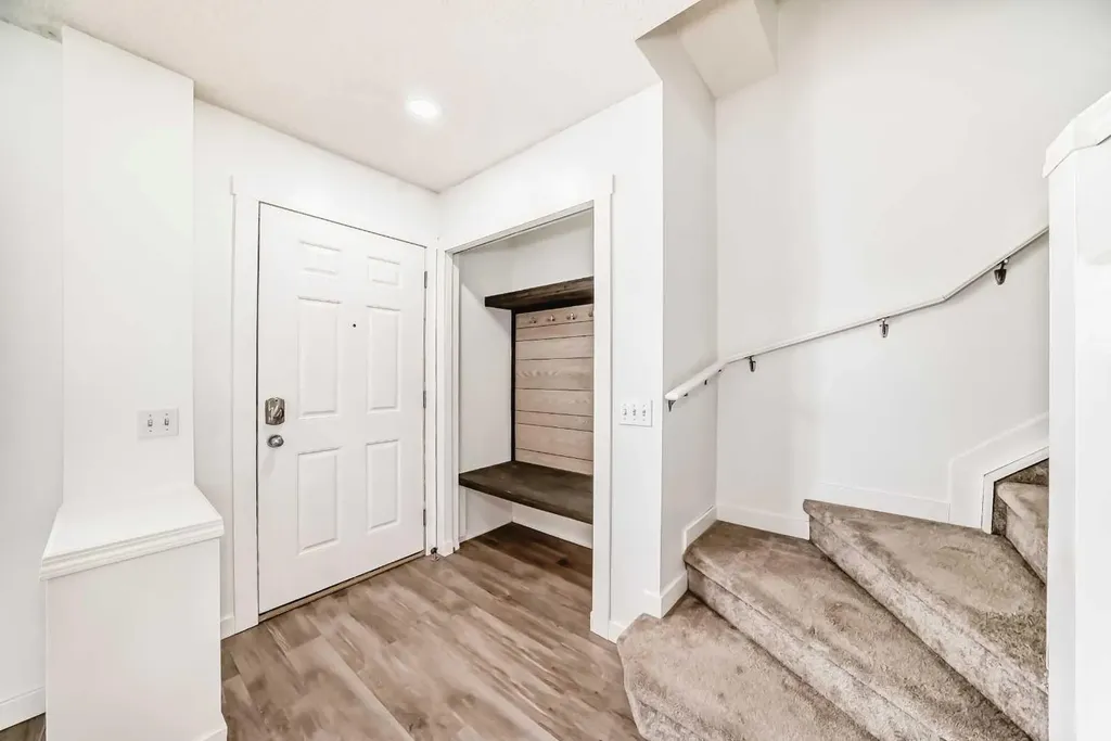 294 Elgin View SE Calgary AB T2Z 4N6
