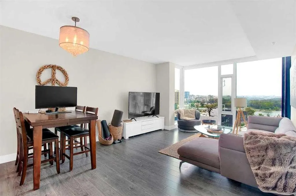 519 Riverfront Avenue SE Calgary AB T2G 1K6