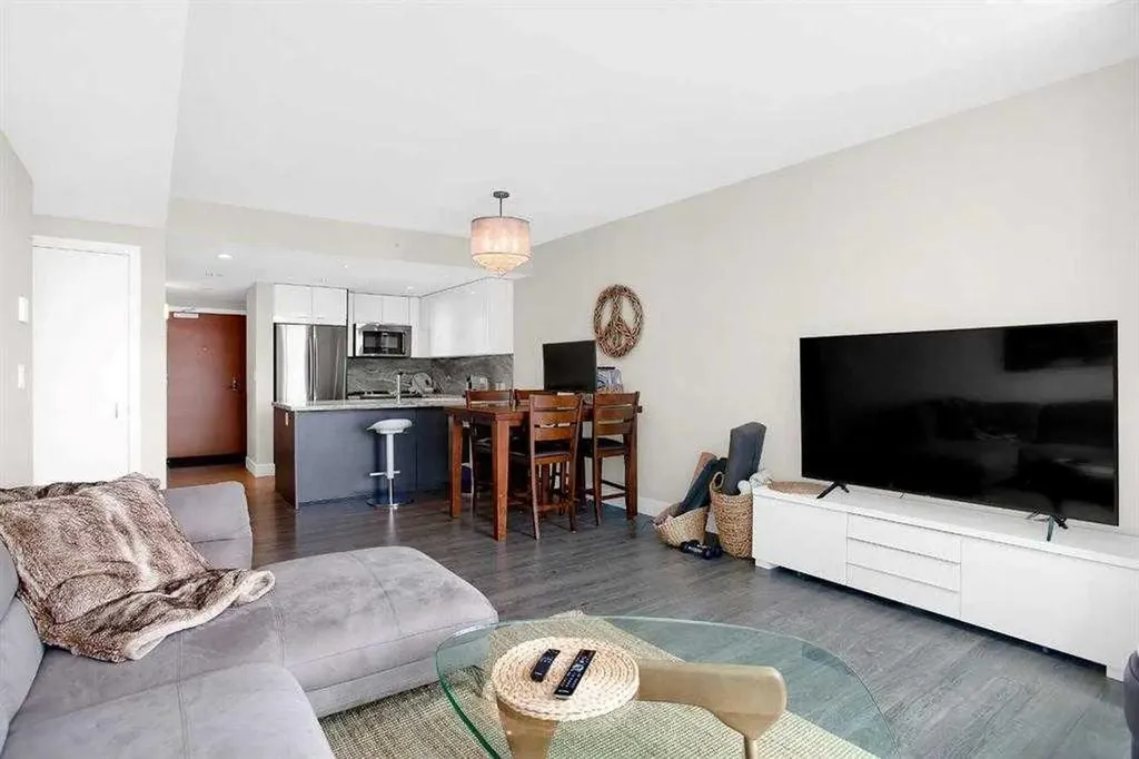 519 Riverfront Avenue SE Calgary AB T2G 1K6