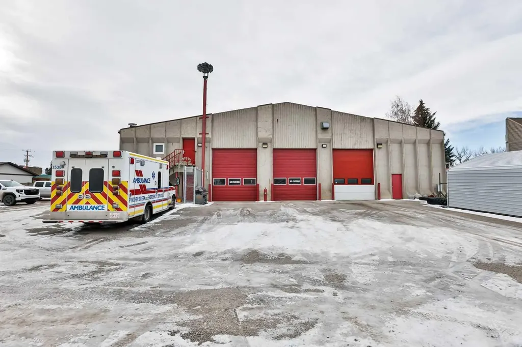 655 Charlotte Street S Pincher Creek AB T0K 1W0