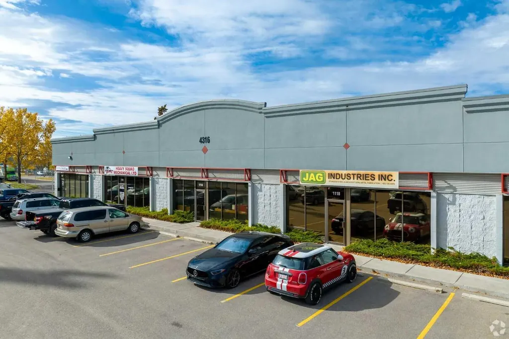 4316 64 Avenue SE Calgary AB T2C2B3