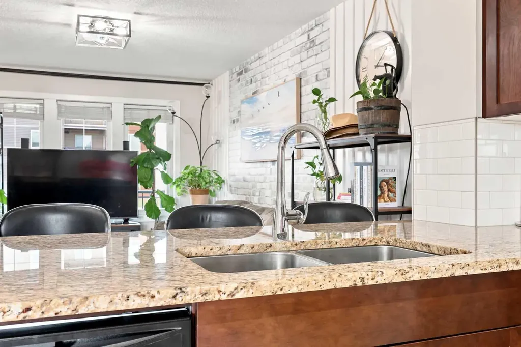 862 Evanston Drive NW Calgary AB T3P 0L9