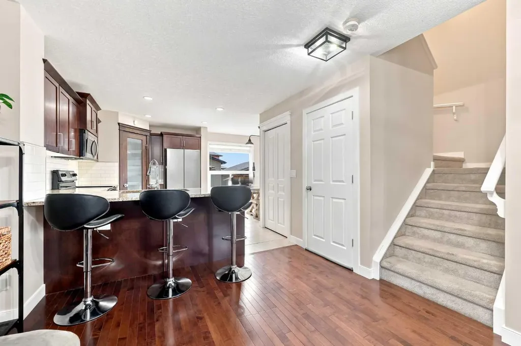 862 Evanston Drive NW Calgary AB T3P 0L9