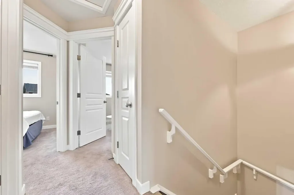 862 Evanston Drive NW Calgary AB T3P 0L9