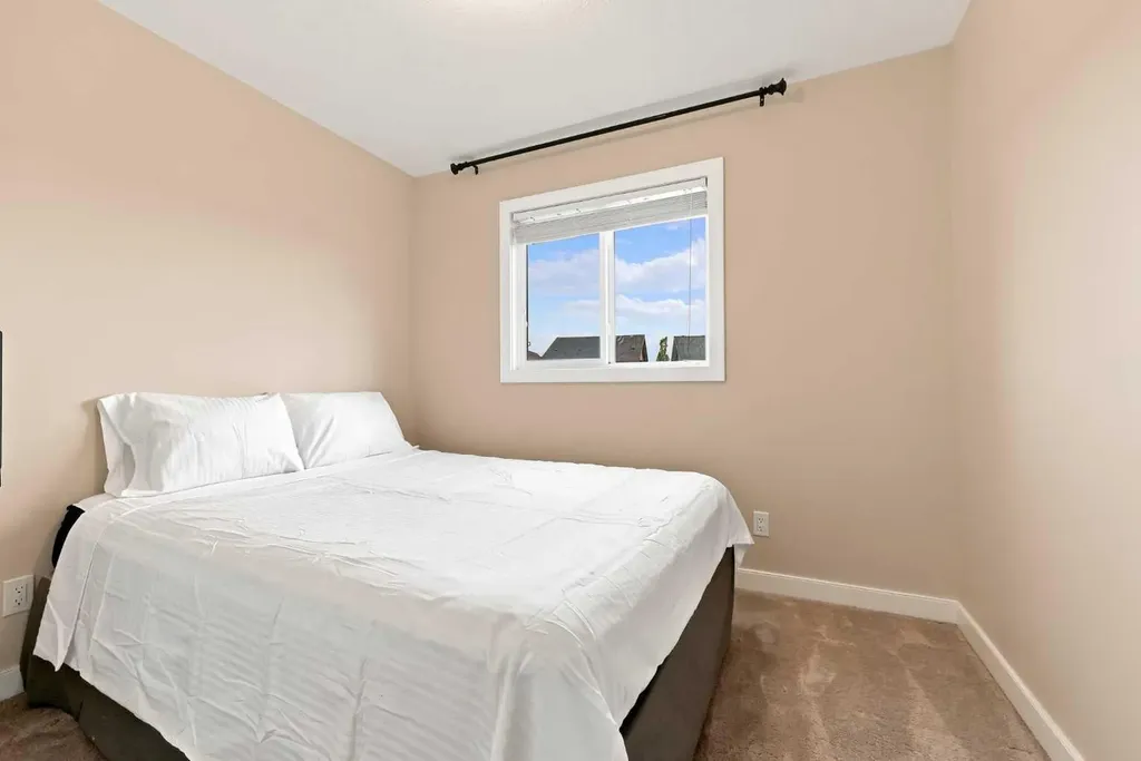862 Evanston Drive NW Calgary AB T3P 0L9
