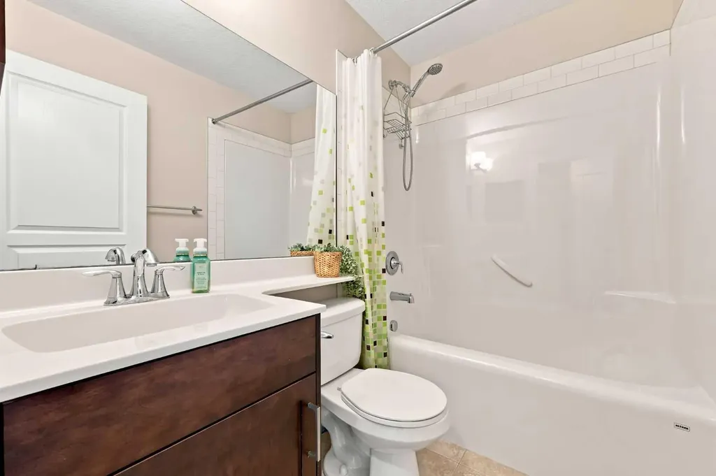 862 Evanston Drive NW Calgary AB T3P 0L9