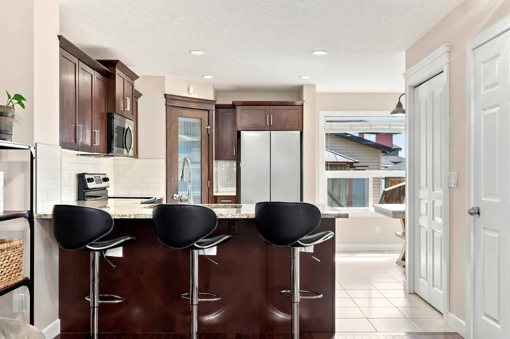 862 Evanston Drive NW Calgary AB T3P 0L9