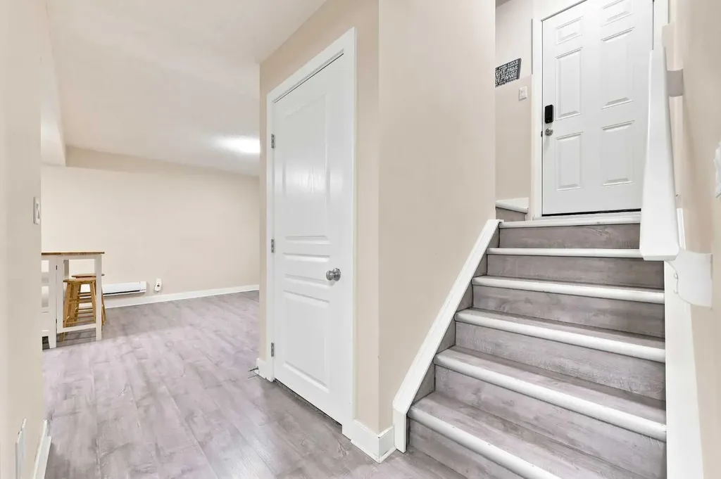 862 Evanston Drive NW Calgary AB T3P 0L9