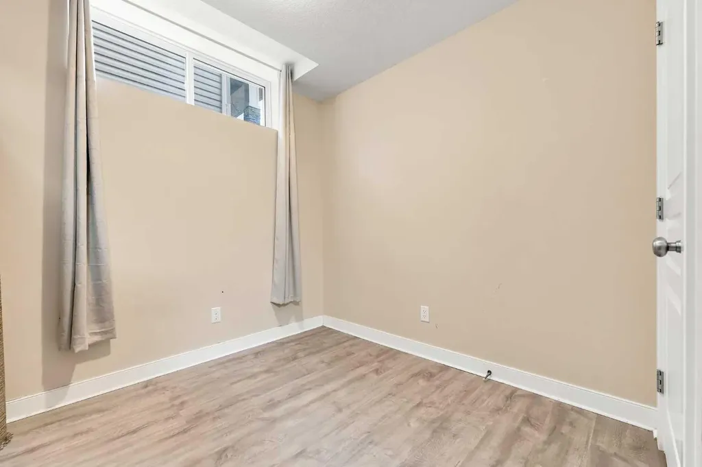 862 Evanston Drive NW Calgary AB T3P 0L9