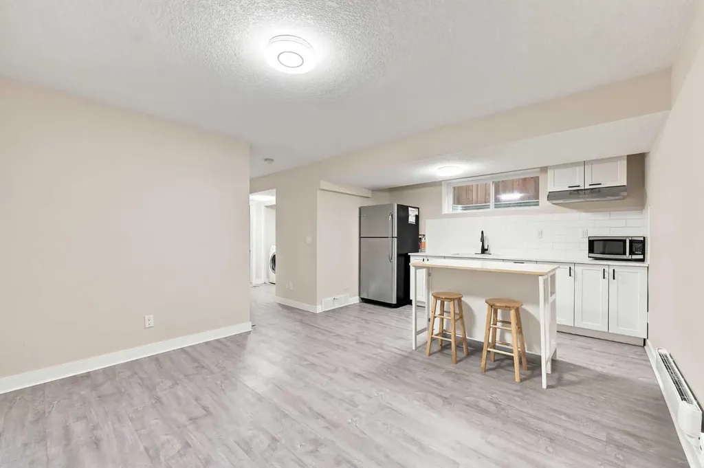 862 Evanston Drive NW Calgary AB T3P 0L9