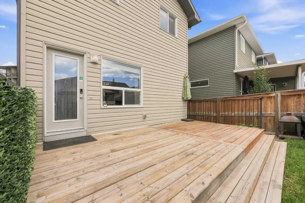 862 Evanston Drive NW Calgary AB T3P 0L9
