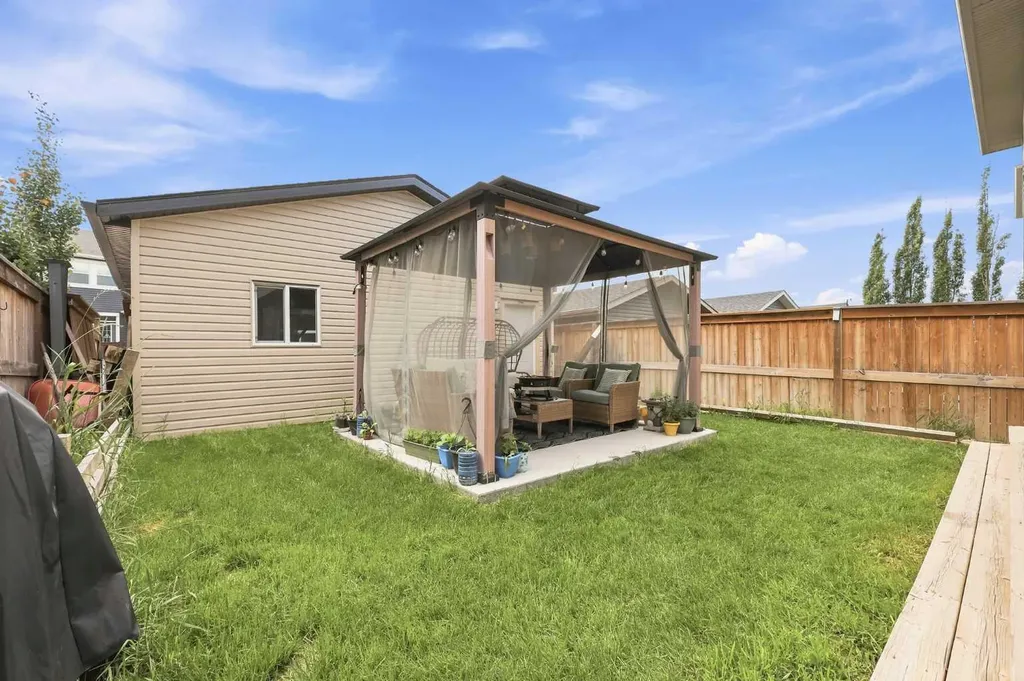 862 Evanston Drive NW Calgary AB T3P 0L9