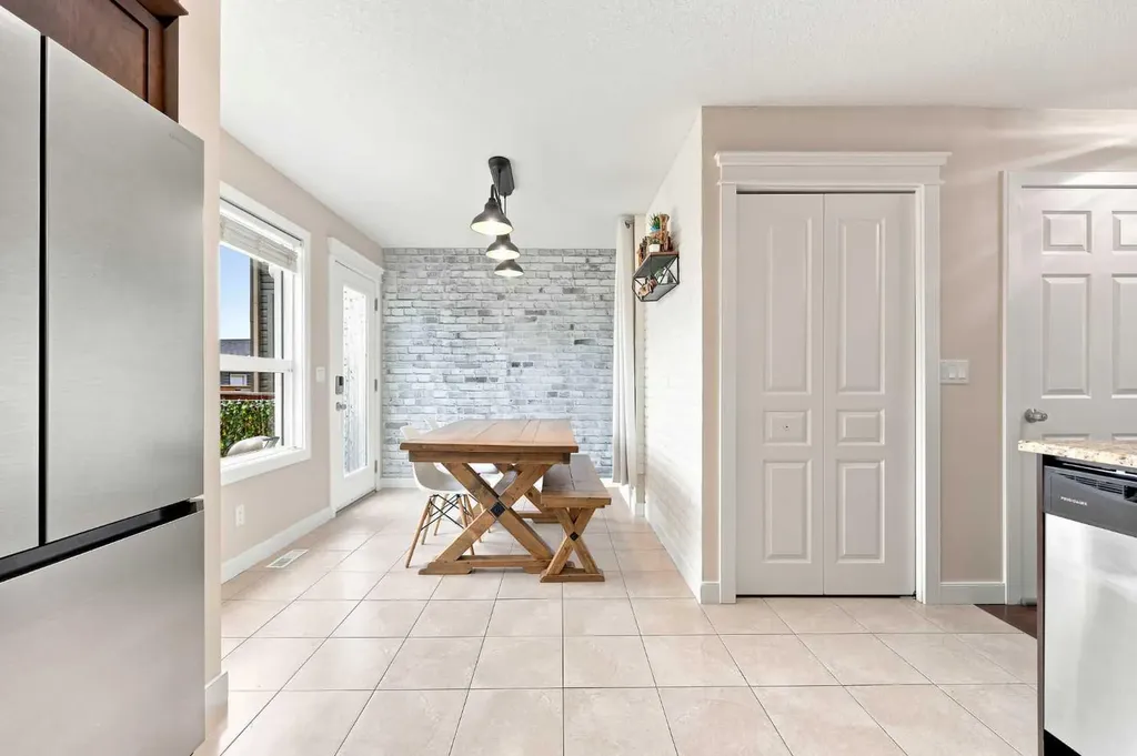 862 Evanston Drive NW Calgary AB T3P 0L9
