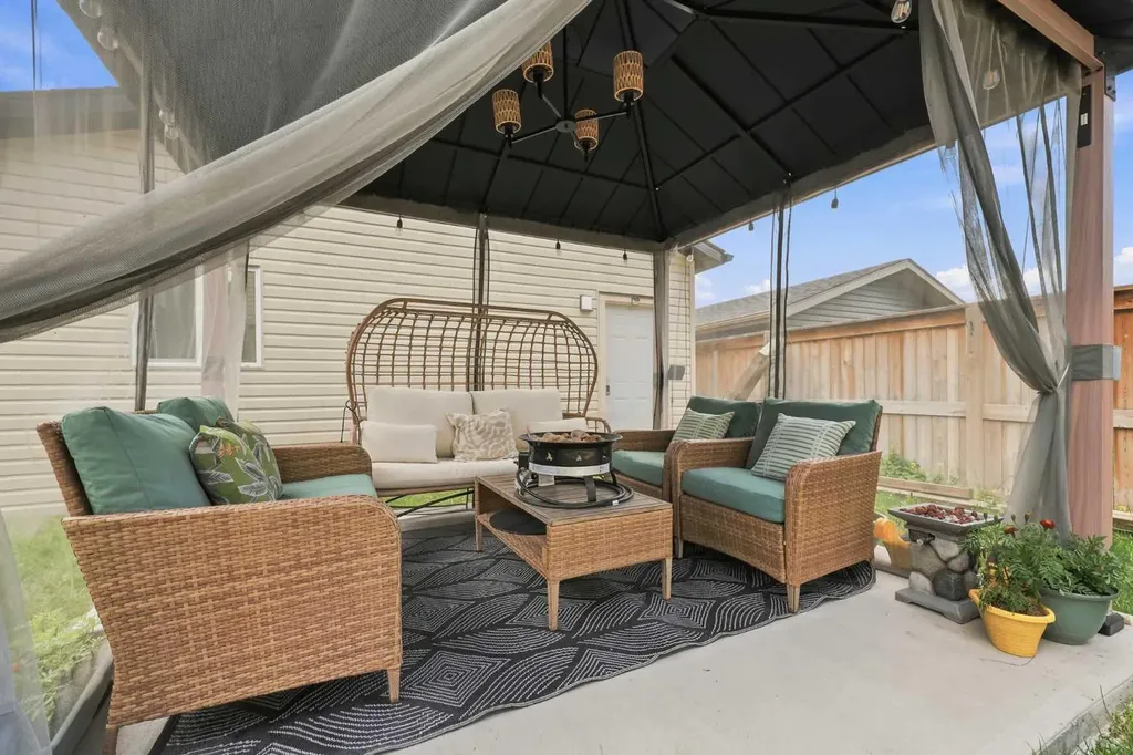 862 Evanston Drive NW Calgary AB T3P 0L9