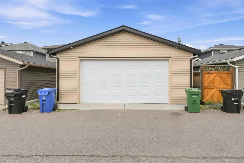 862 Evanston Drive NW Calgary AB T3P 0L9