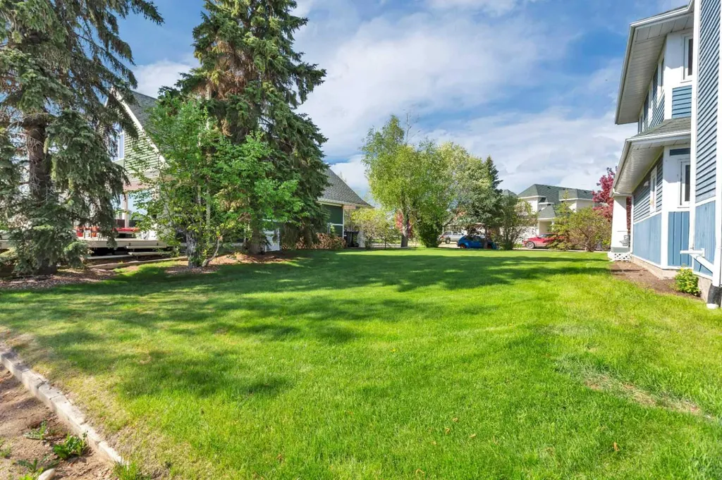 182 Marina Bay Court Sylvan Lake AB T4S 1E9