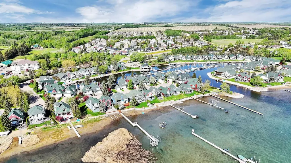 182 Marina Bay Court Sylvan Lake AB T4S 1E9