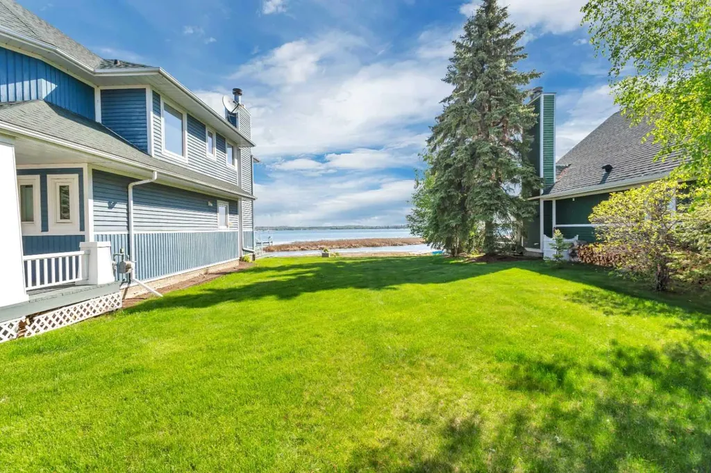 182 Marina Bay Court Sylvan Lake AB T4S 1E9