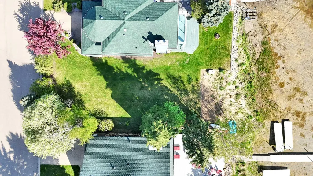 182 Marina Bay Court Sylvan Lake AB T4S 1E9