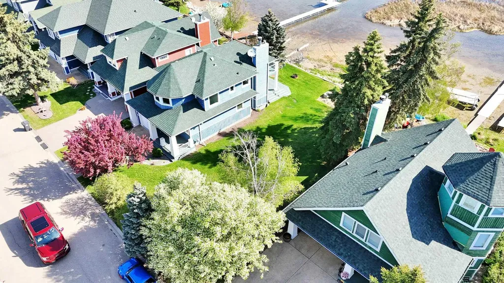 182 Marina Bay Court Sylvan Lake AB T4S 1E9