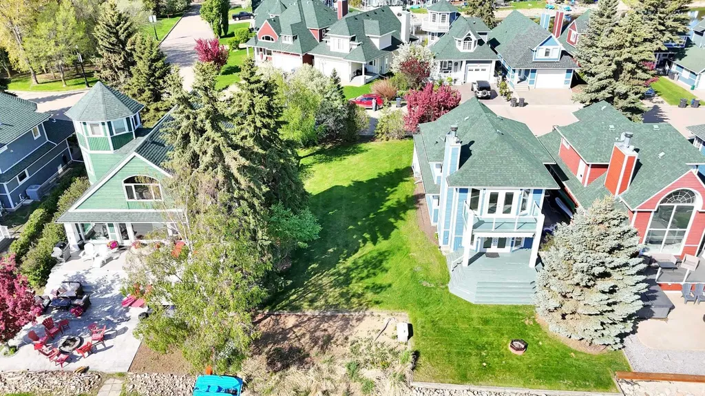 182 Marina Bay Court Sylvan Lake AB T4S 1E9