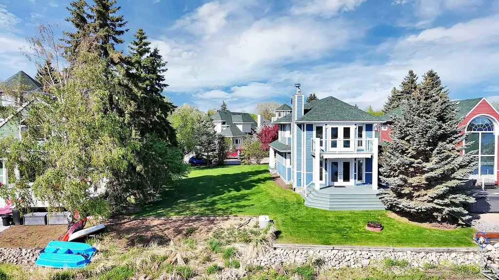 182 Marina Bay Court Sylvan Lake AB T4S 1E9