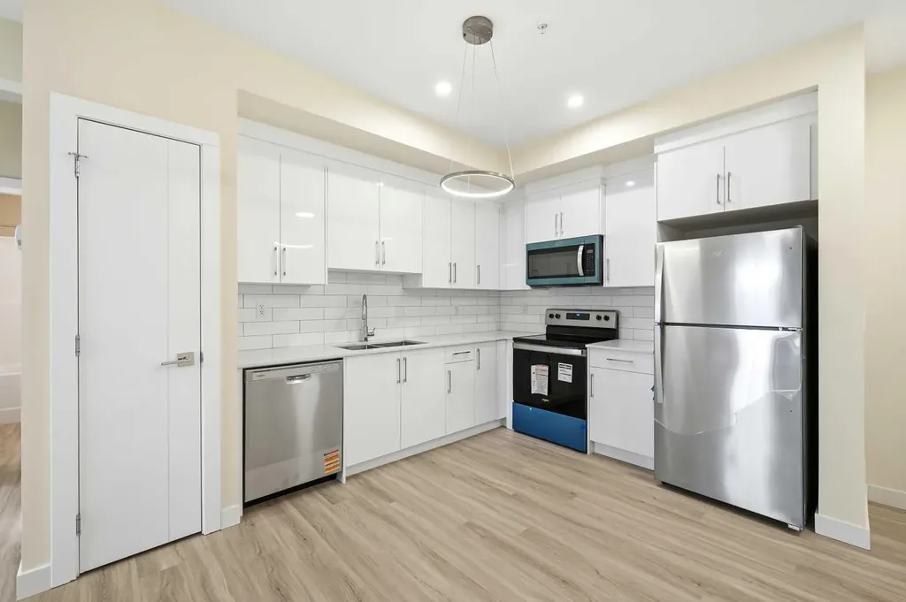 15 Skyview Point Crescent NE Calgary AB T3N 2T1