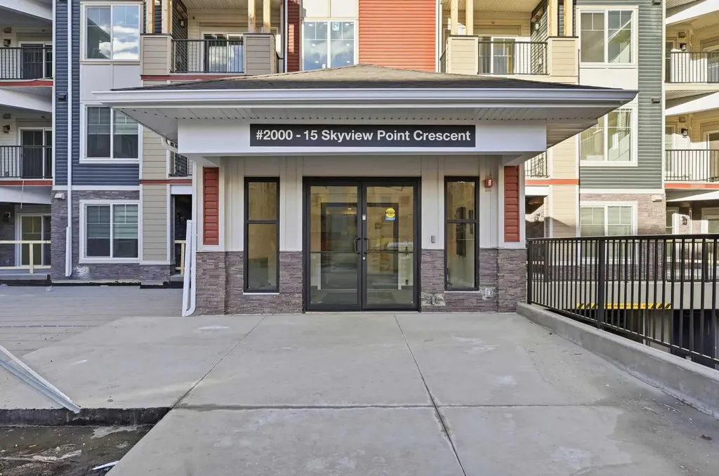 15 Skyview Point Crescent NE Calgary AB T3N 2T1