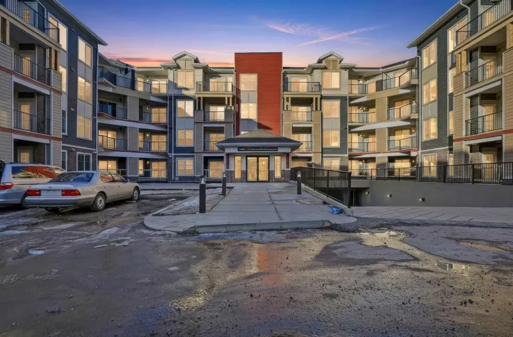 15 Skyview Point Crescent NE Calgary AB T3N 2T1