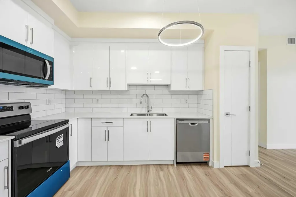 15 Skyview Point Crescent NE Calgary AB T3N 2T1