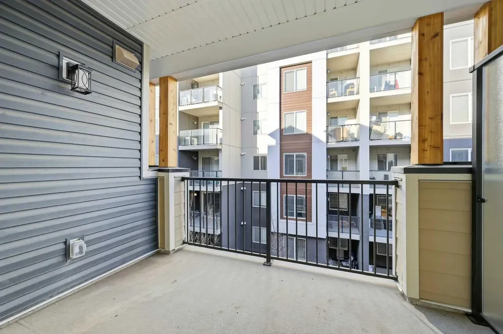 15 Skyview Point Crescent NE Calgary AB T3N 2T1