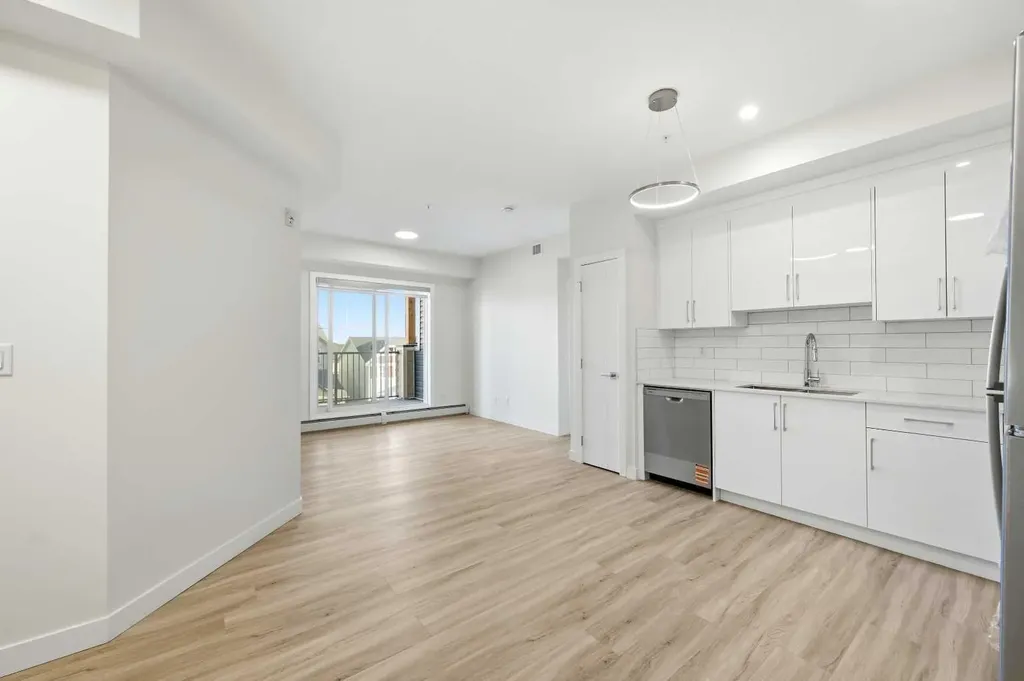 15 Skyview Point Crescent NE Calgary AB T3N 2T1