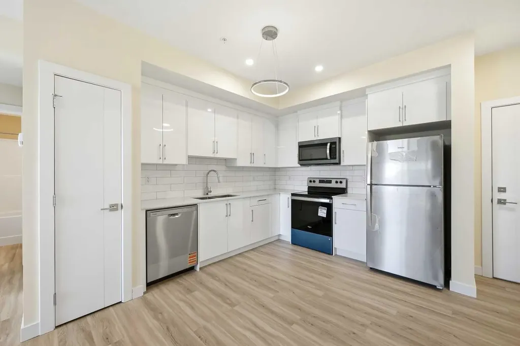 15 Skyview Point Crescent NE Calgary AB T3N 2T1