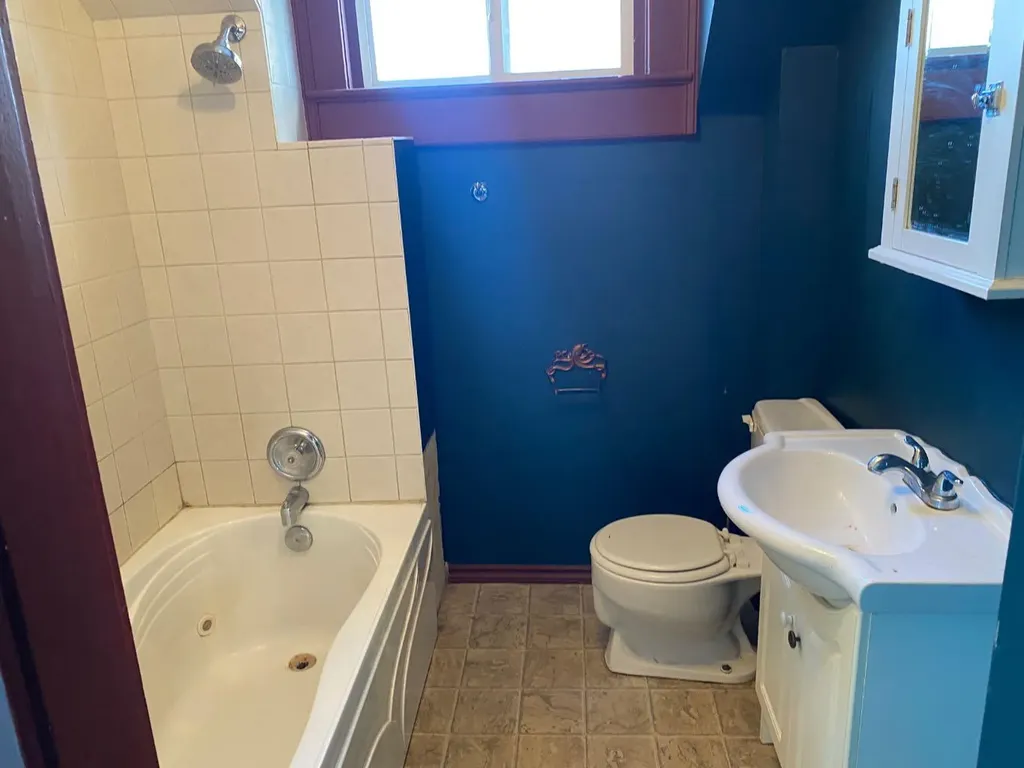 4826 47 Street Camrose AB T4V1J6