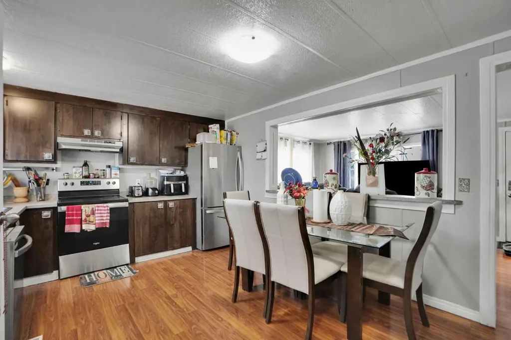 6220 17 Avenue SE Calgary AB T2A 0W6