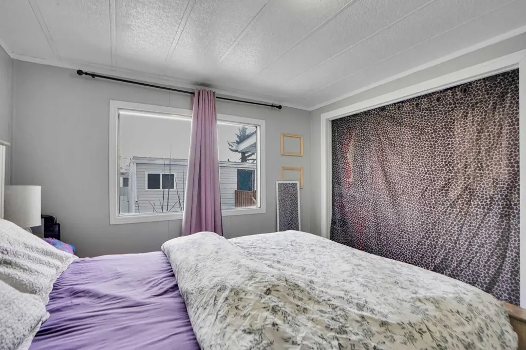 6220 17 Avenue SE Calgary AB T2A 0W6