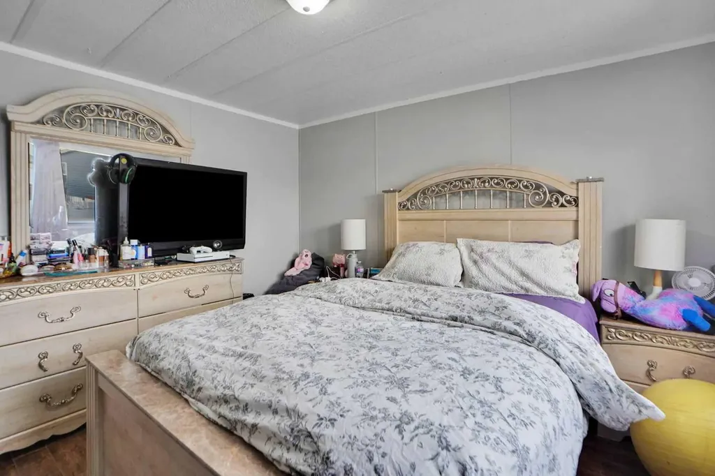 6220 17 Avenue SE Calgary AB T2A 0W6