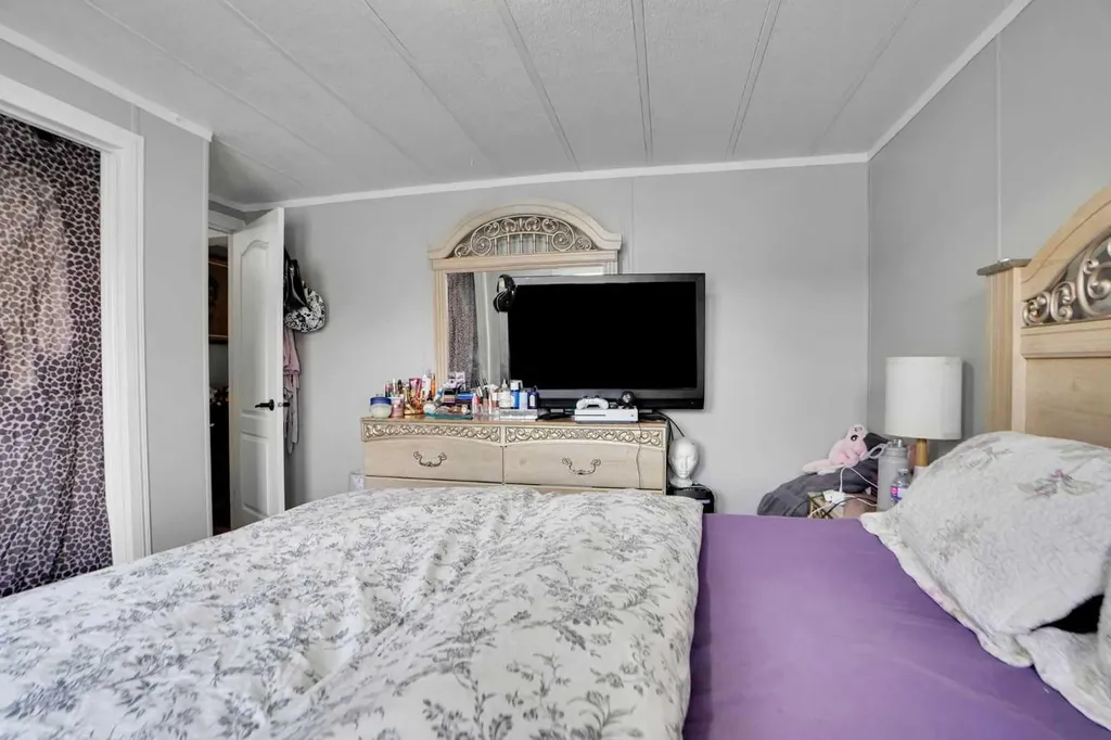 6220 17 Avenue SE Calgary AB T2A 0W6