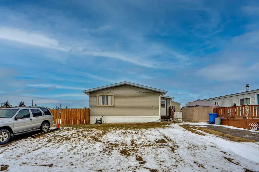 6220 17 Avenue SE Calgary AB T2A 0W6