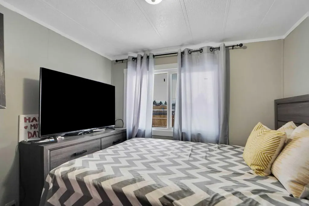 6220 17 Avenue SE Calgary AB T2A 0W6