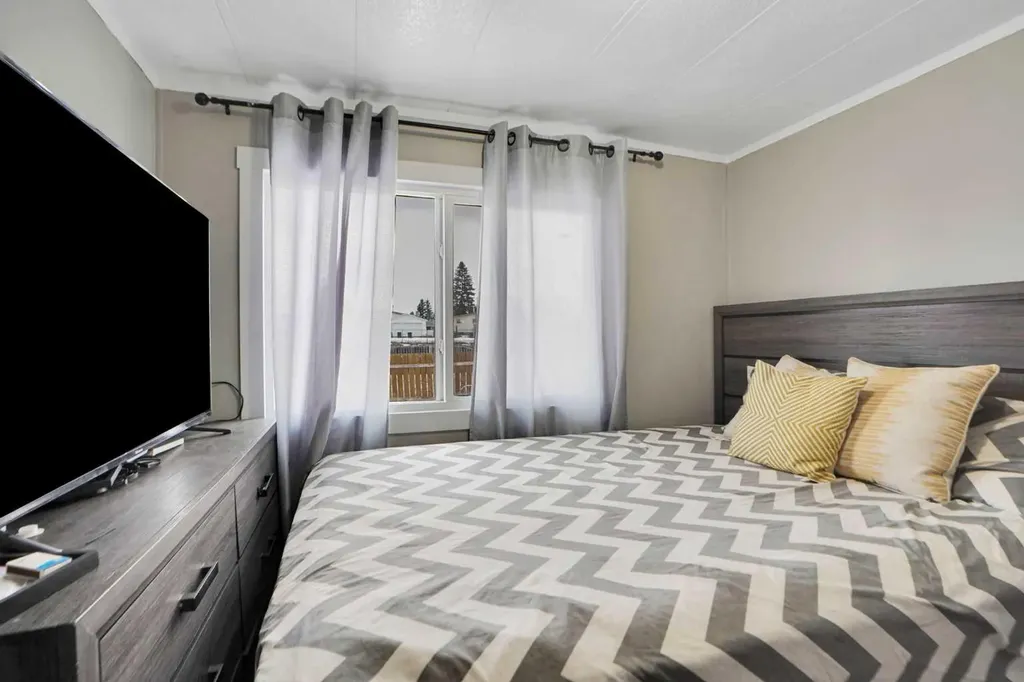 6220 17 Avenue SE Calgary AB T2A 0W6