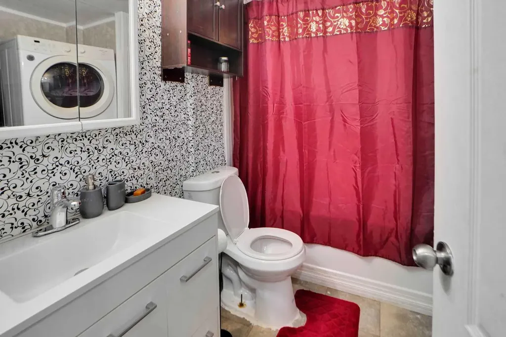 6220 17 Avenue SE Calgary AB T2A 0W6
