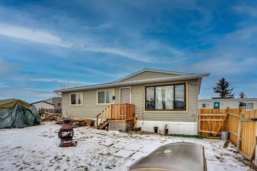 6220 17 Avenue SE Calgary AB T2A 0W6