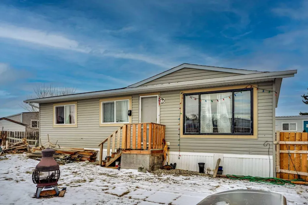 6220 17 Avenue SE Calgary AB T2A 0W6