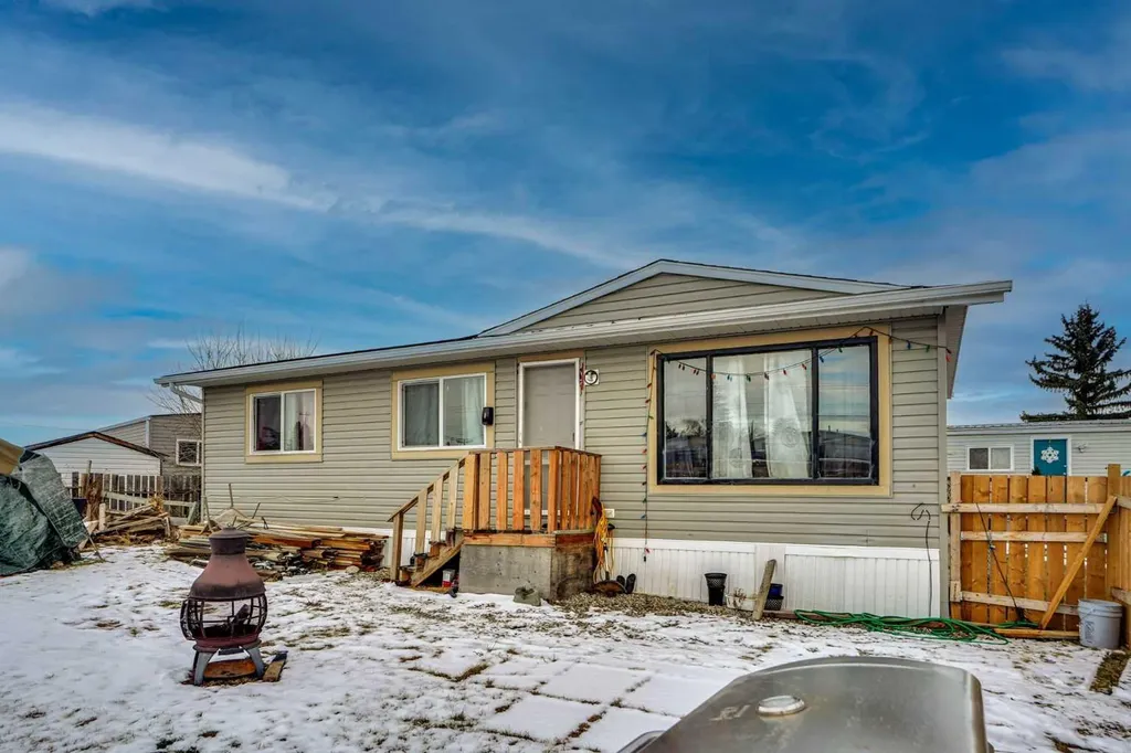 6220 17 Avenue SE Calgary AB T2A 0W6