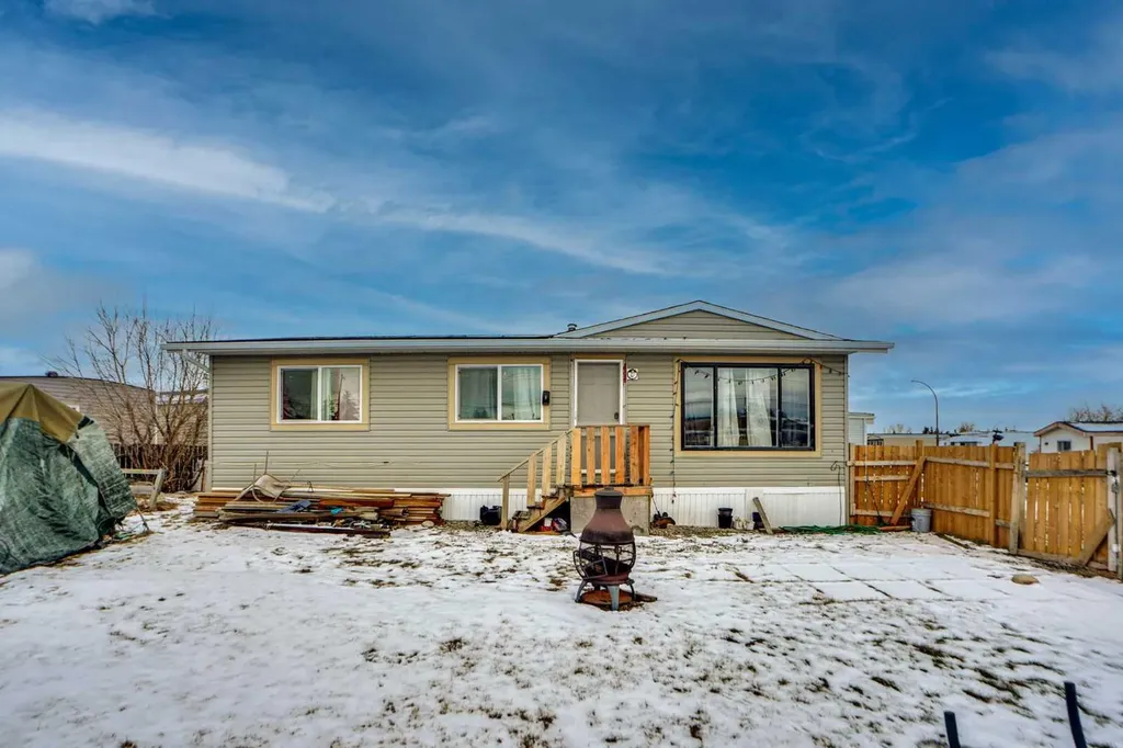 6220 17 Avenue SE Calgary AB T2A 0W6