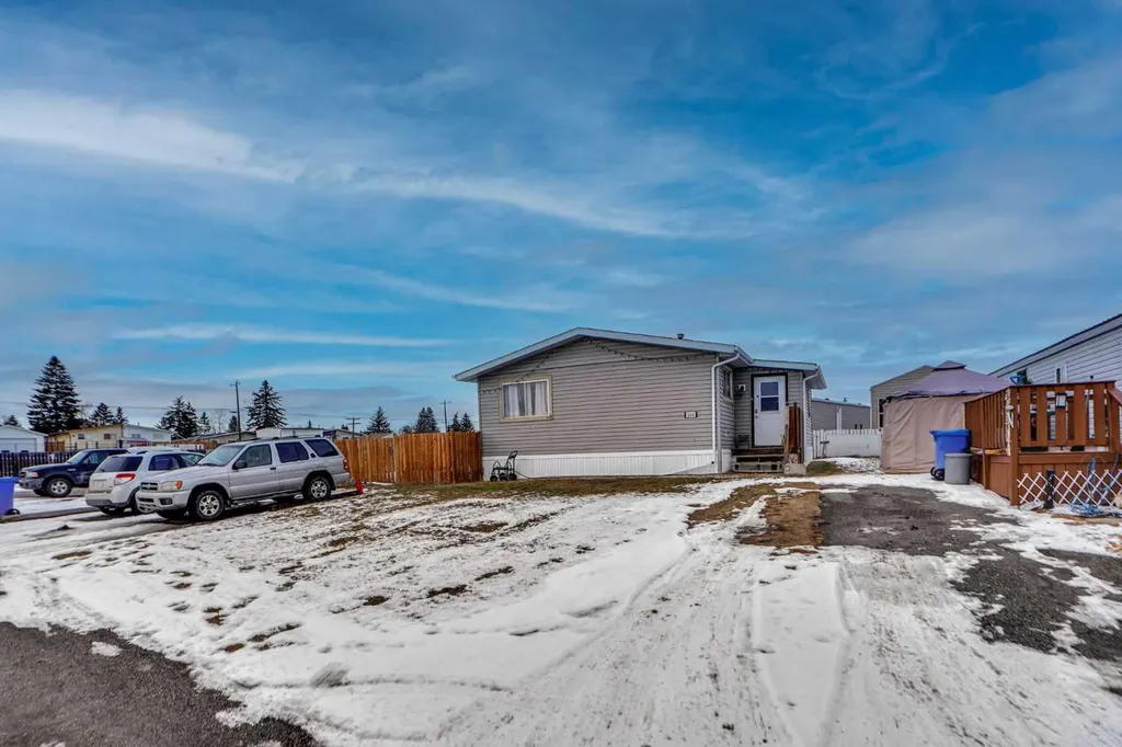 6220 17 Avenue SE Calgary AB T2A 0W6