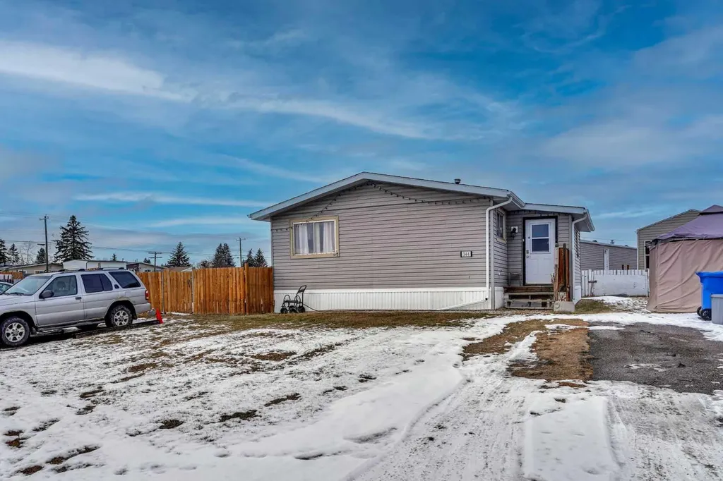 6220 17 Avenue SE Calgary AB T2A 0W6
