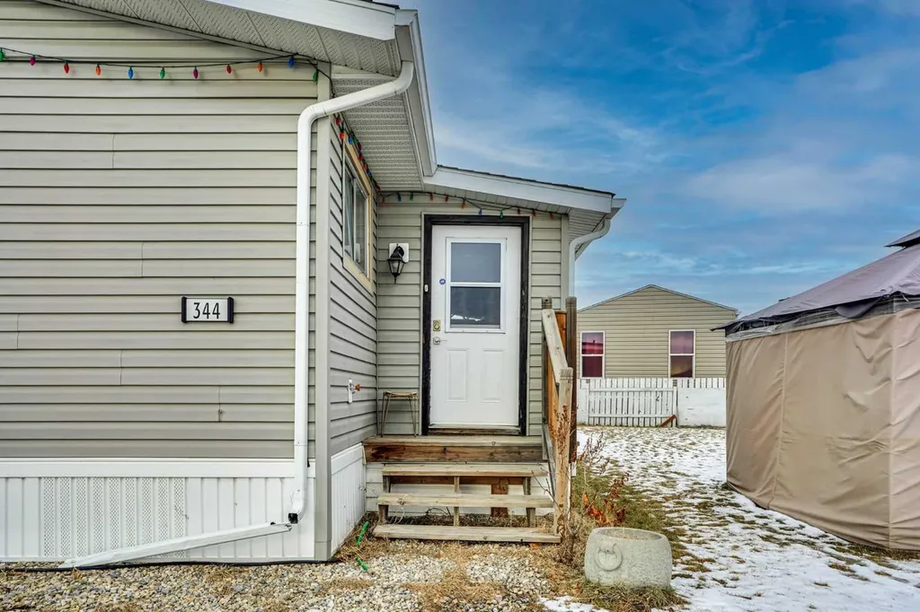 6220 17 Avenue SE Calgary AB T2A 0W6
